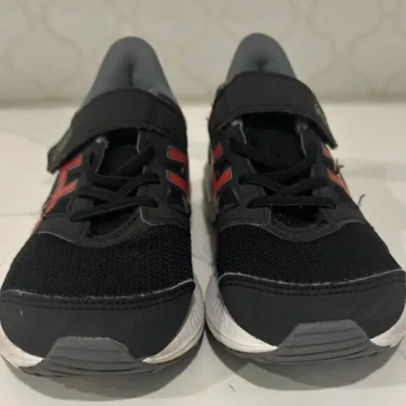 ASICS Running Shoes – Size 1 - Picture 2 of 6